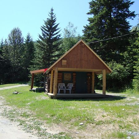 Helmcken Falls Lodge Cabin Rooms And Rv Park Clearwater Exteriör bild