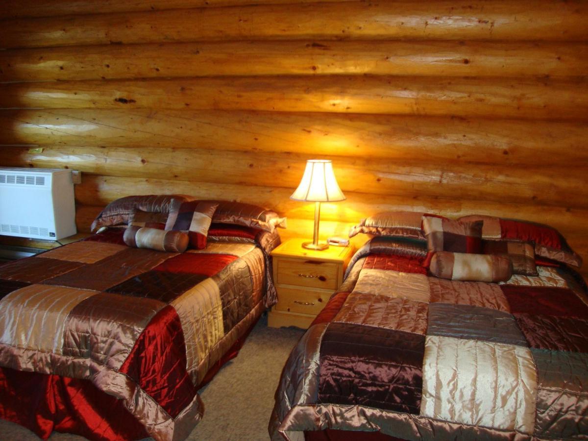 Helmcken Falls Lodge Cabin Rooms And Rv Park Clearwater Exteriör bild