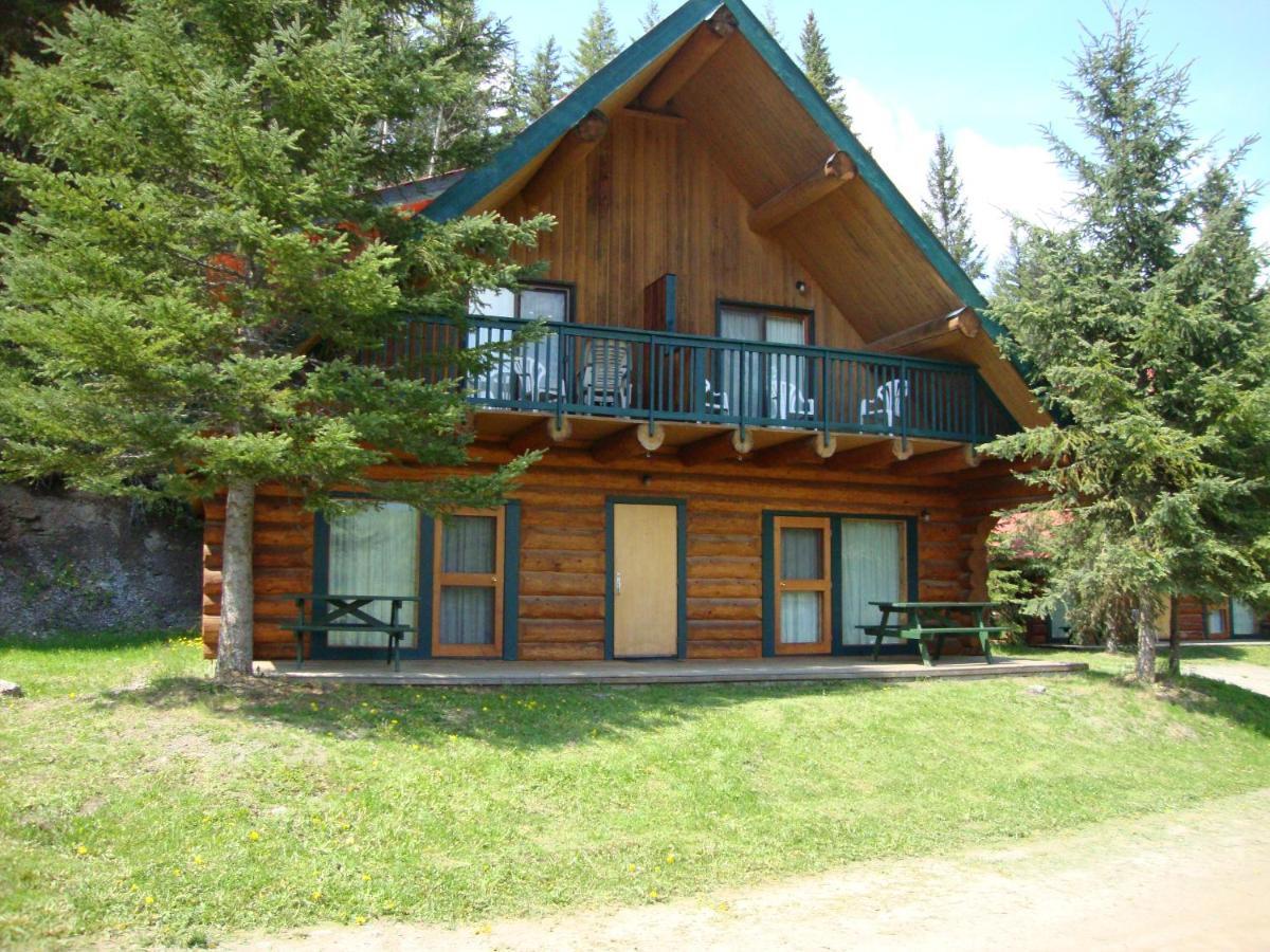 Helmcken Falls Lodge Cabin Rooms And Rv Park Clearwater Exteriör bild