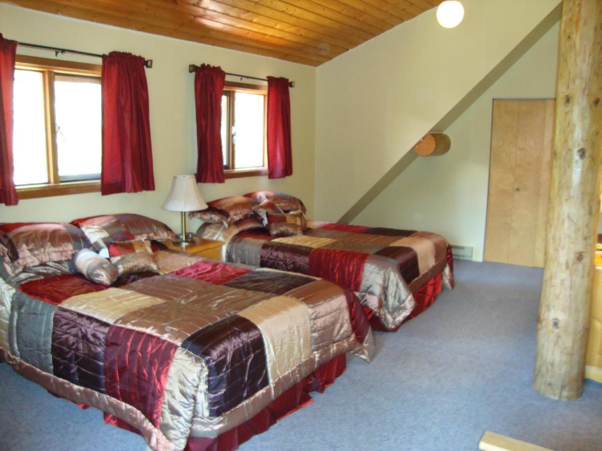 Helmcken Falls Lodge Cabin Rooms And Rv Park Clearwater Exteriör bild