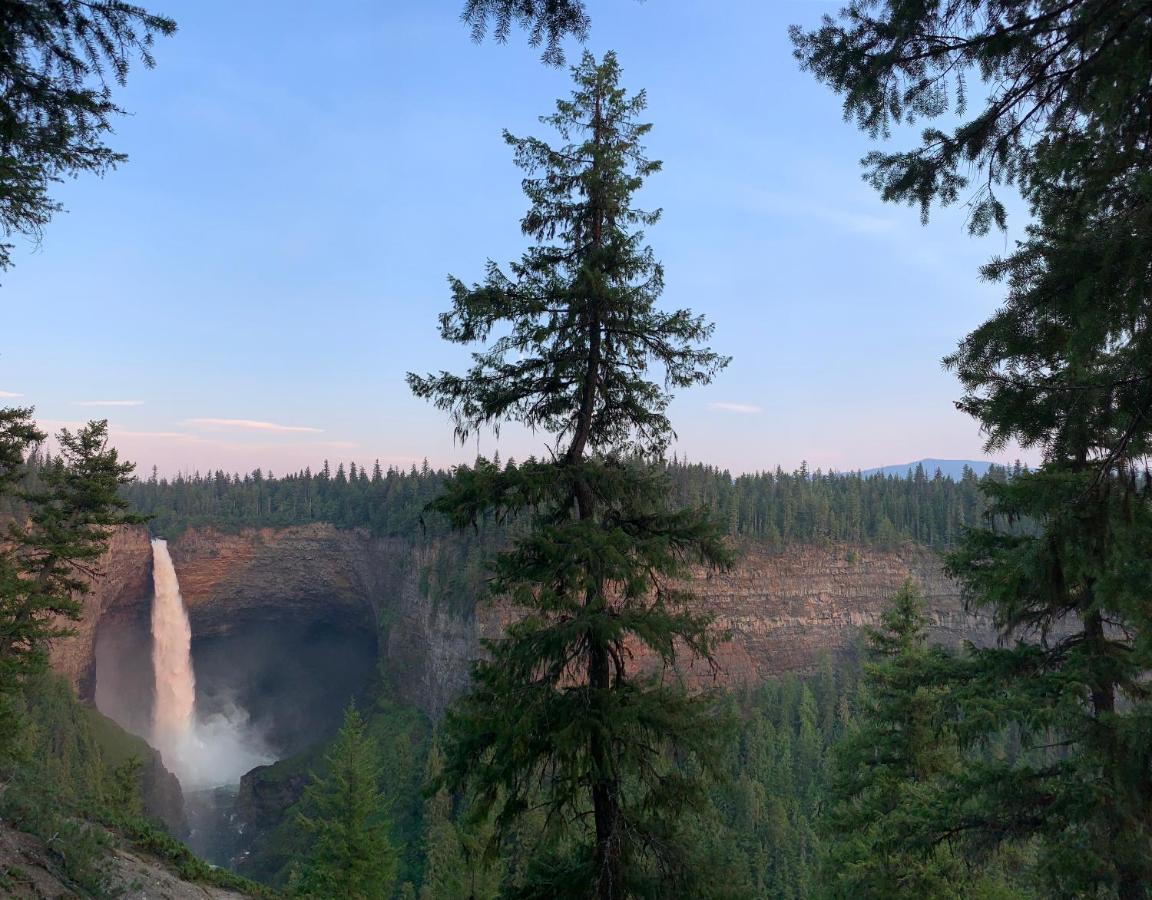 Helmcken Falls Lodge Cabin Rooms And Rv Park Clearwater Exteriör bild