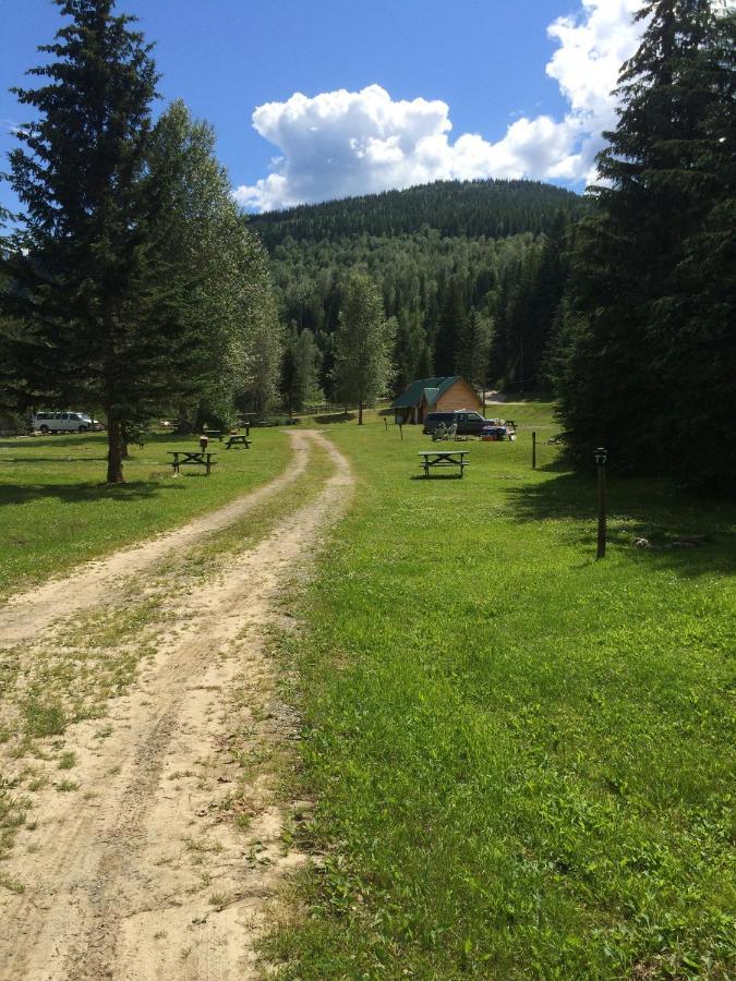 Helmcken Falls Lodge Cabin Rooms And Rv Park Clearwater Exteriör bild