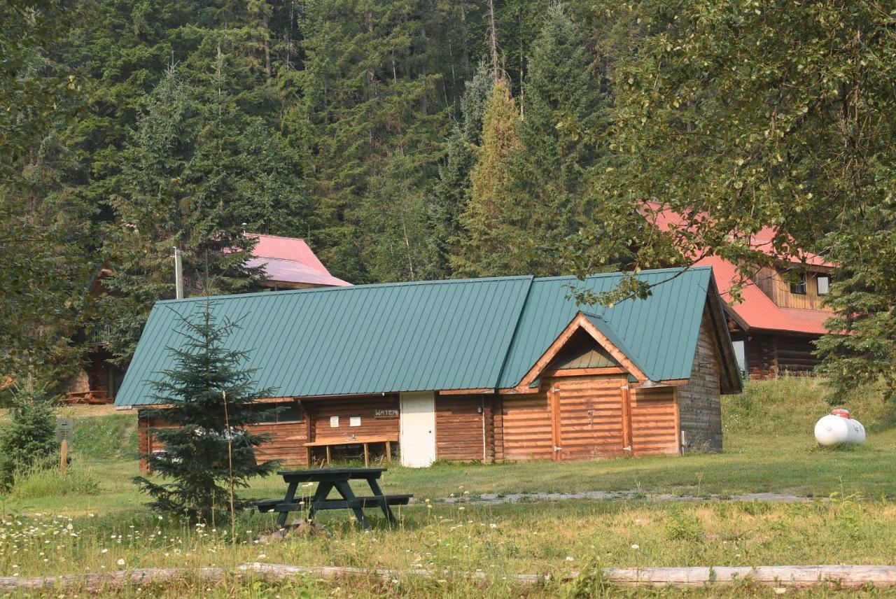 Helmcken Falls Lodge Cabin Rooms And Rv Park Clearwater Exteriör bild