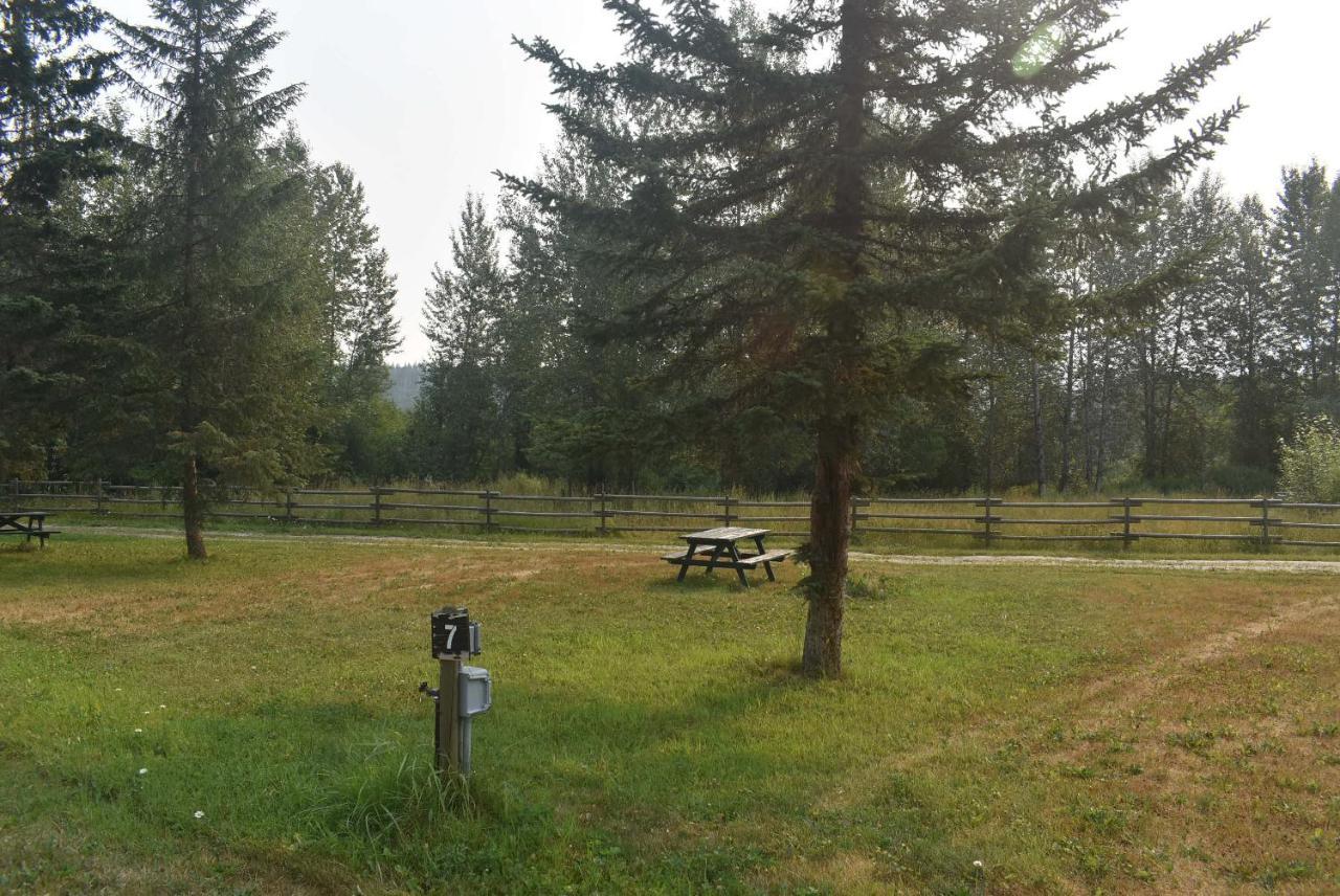 Helmcken Falls Lodge Cabin Rooms And Rv Park Clearwater Exteriör bild