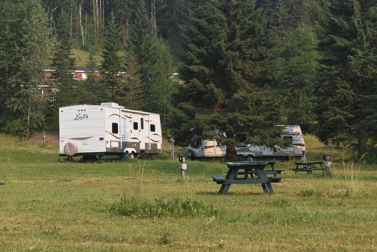 Helmcken Falls Lodge Cabin Rooms And Rv Park Clearwater Exteriör bild