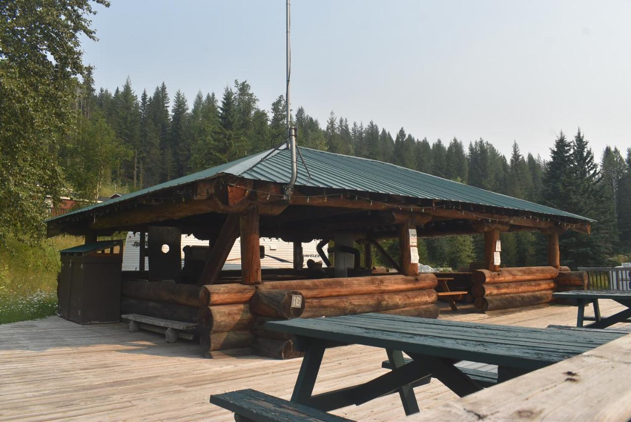 Helmcken Falls Lodge Cabin Rooms And Rv Park Clearwater Exteriör bild