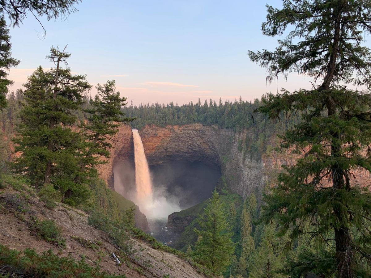 Helmcken Falls Lodge Cabin Rooms And Rv Park Clearwater Exteriör bild
