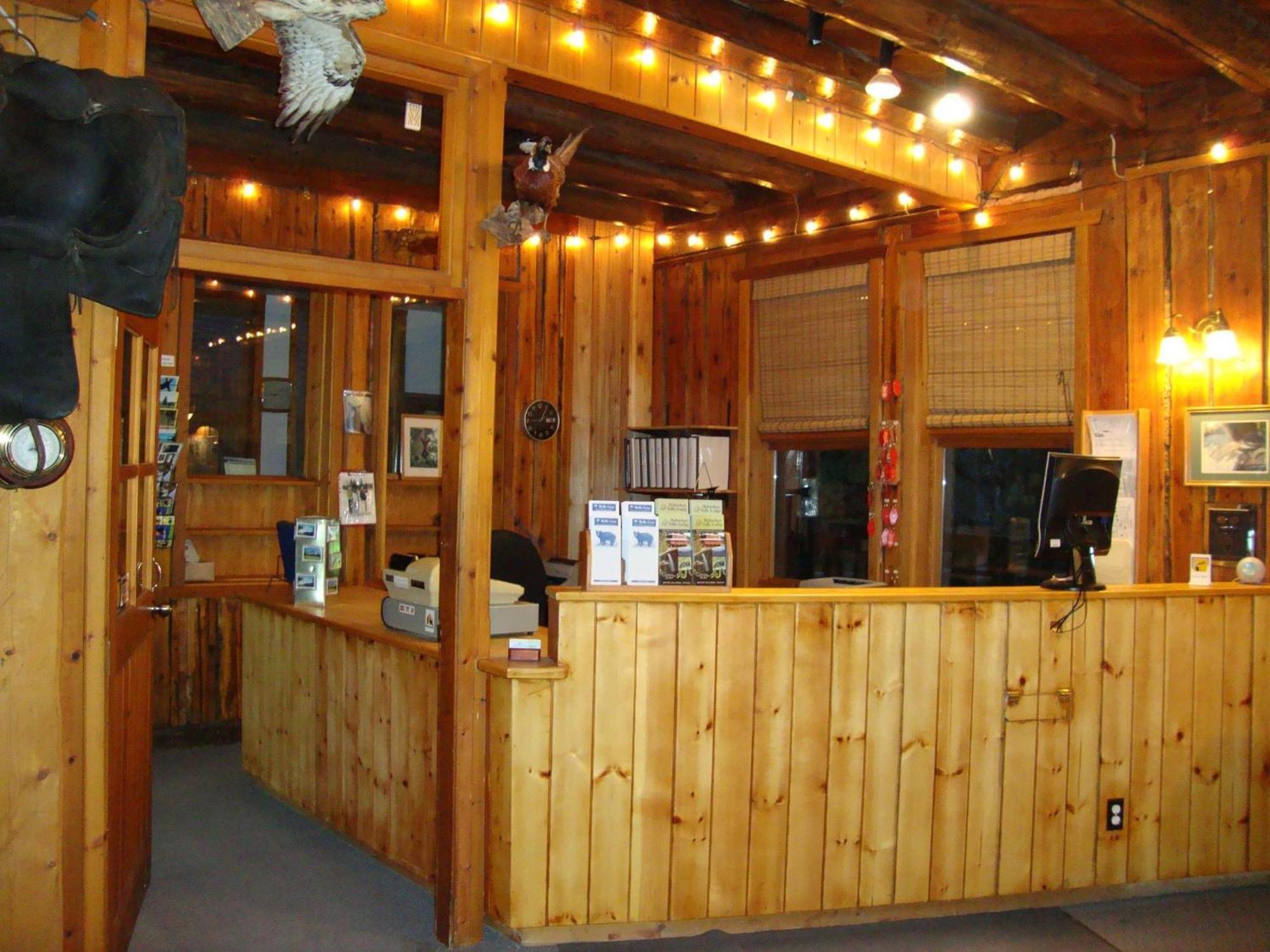Helmcken Falls Lodge Cabin Rooms And Rv Park Clearwater Exteriör bild