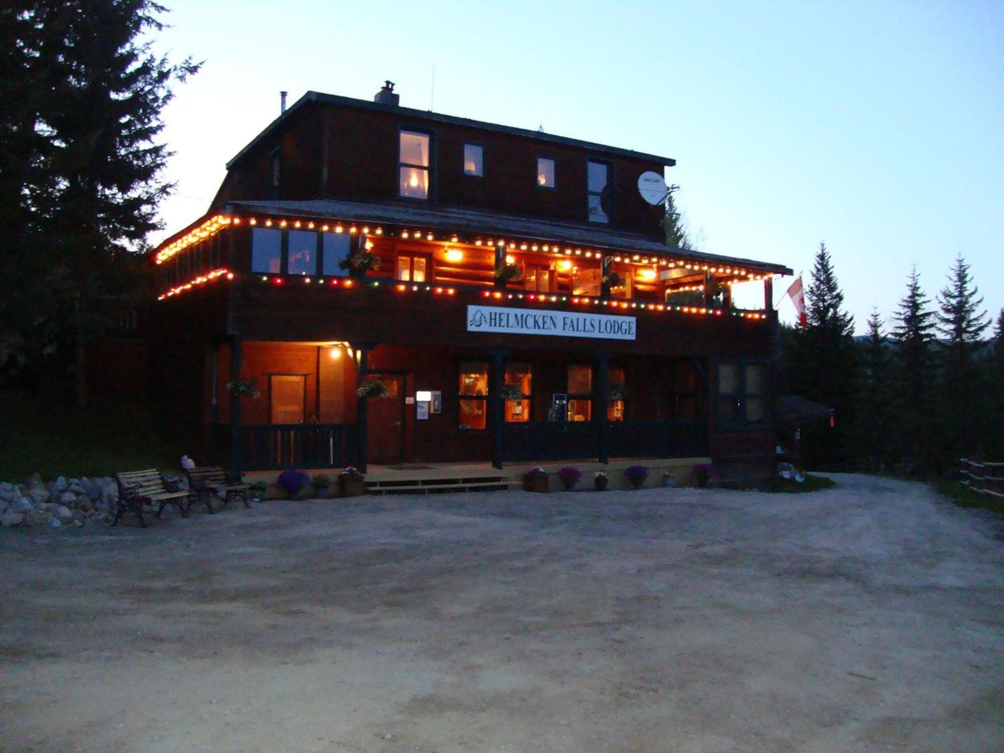 Helmcken Falls Lodge Cabin Rooms And Rv Park Clearwater Exteriör bild