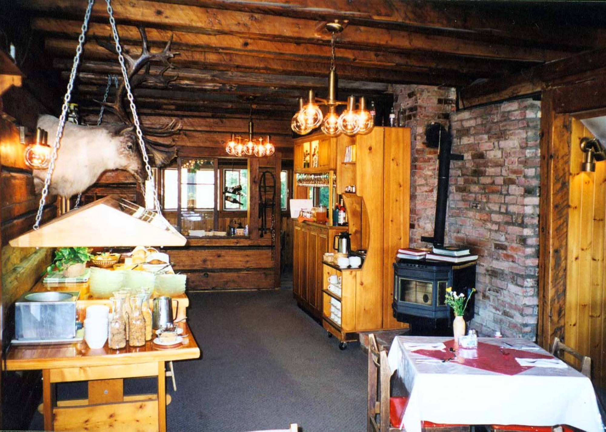 Helmcken Falls Lodge Cabin Rooms And Rv Park Clearwater Exteriör bild