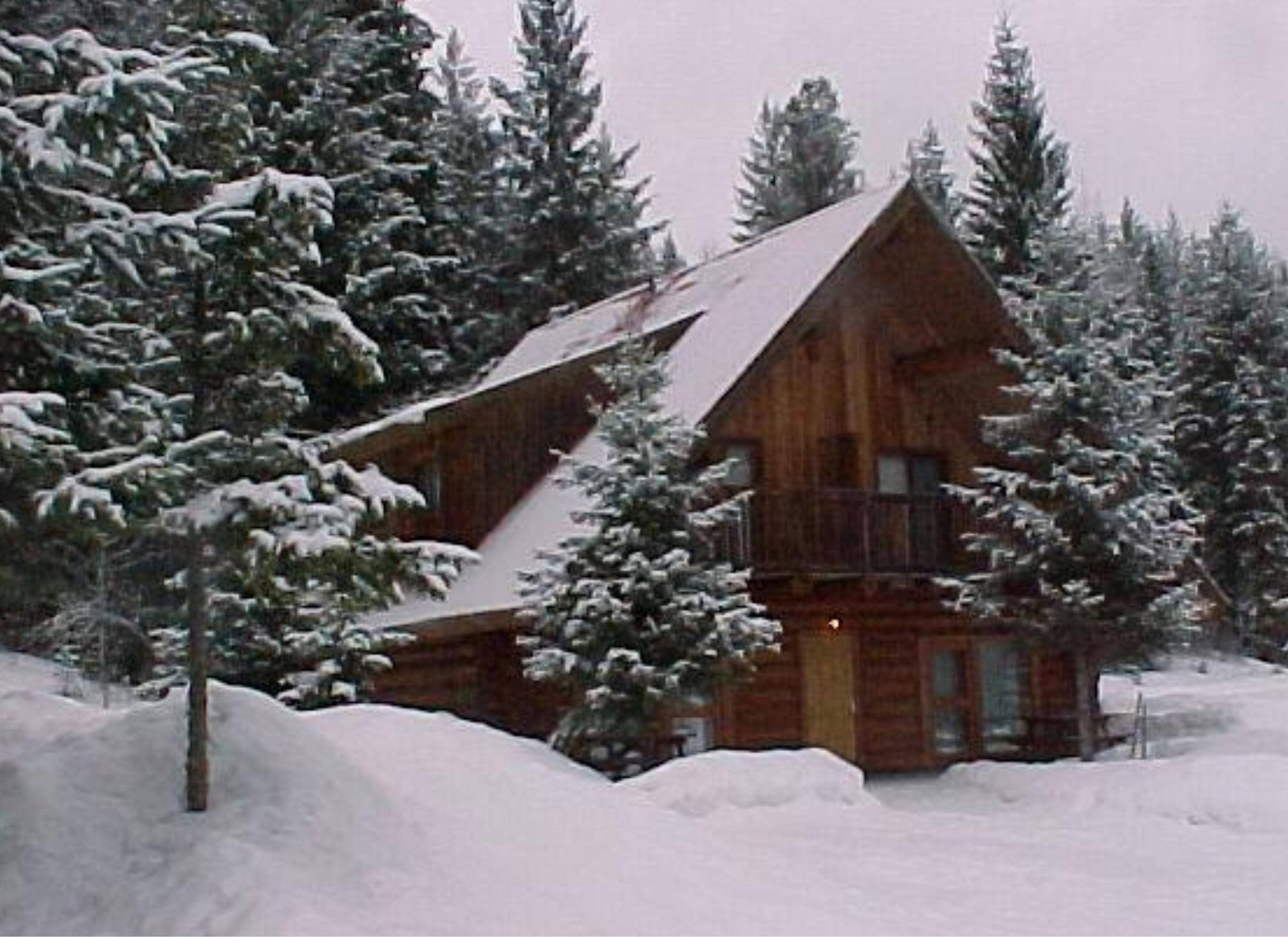 Helmcken Falls Lodge Cabin Rooms And Rv Park Clearwater Exteriör bild