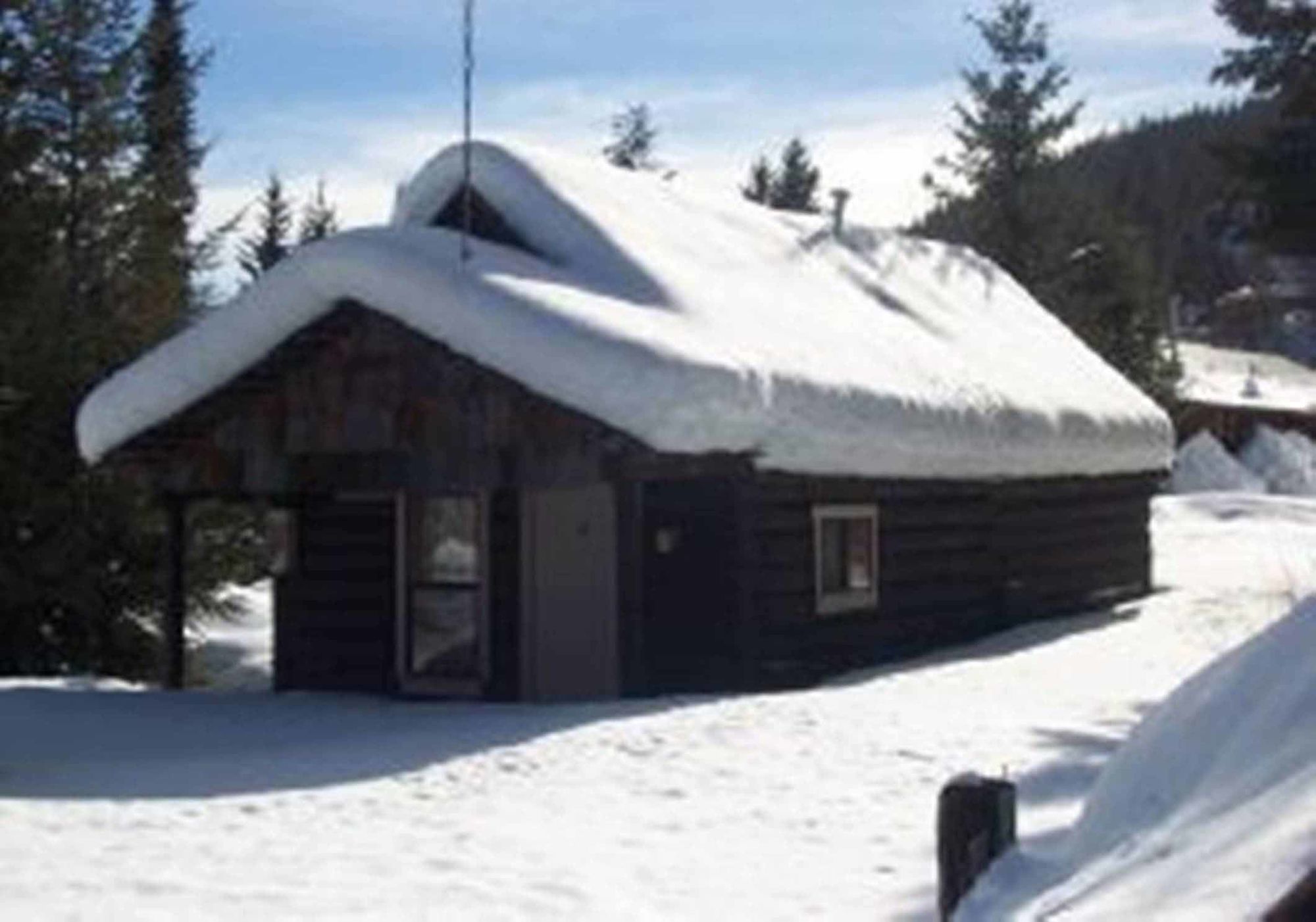 Helmcken Falls Lodge Cabin Rooms And Rv Park Clearwater Exteriör bild