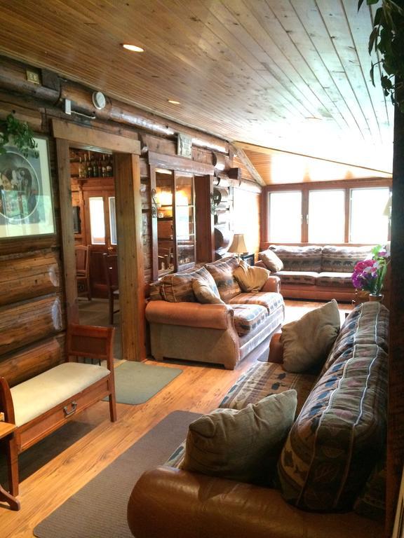 Helmcken Falls Lodge Cabin Rooms And Rv Park Clearwater Exteriör bild