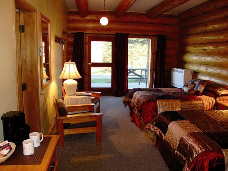 Helmcken Falls Lodge Cabin Rooms And Rv Park Clearwater Exteriör bild
